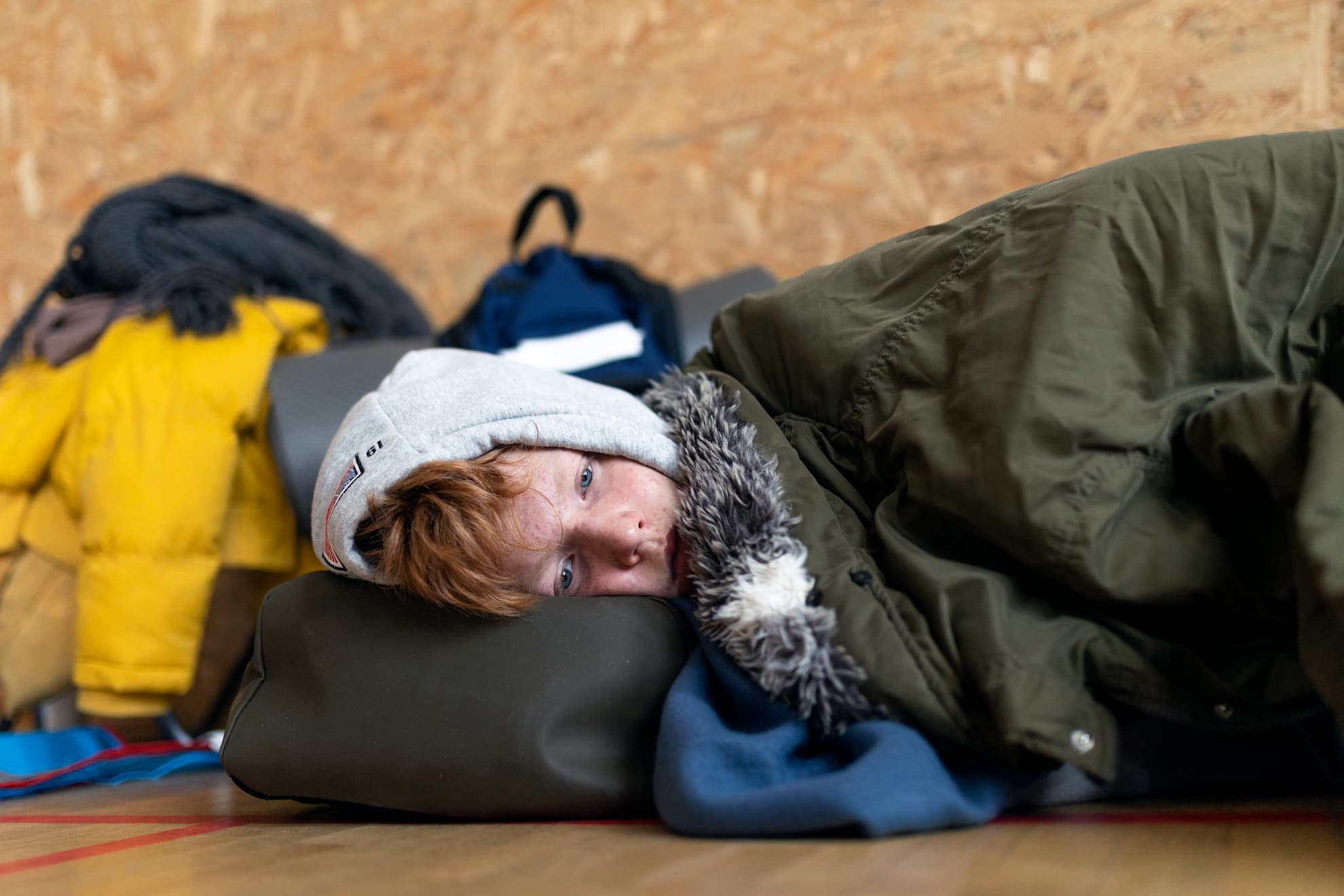 ukrainian teenage boy war refugee in temporary she 2022 03 26 12 35 07 utc 90257